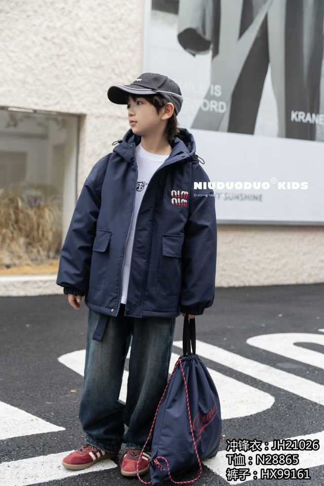 牛哆哆秋冬男女中大童加厚保暖冲锋衣儿童中性夹棉拉链外套潮上衣