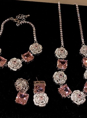 繁花仙女玫瑰花粉方宝石项链