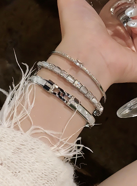 白贝母灵蛇开口手镯女