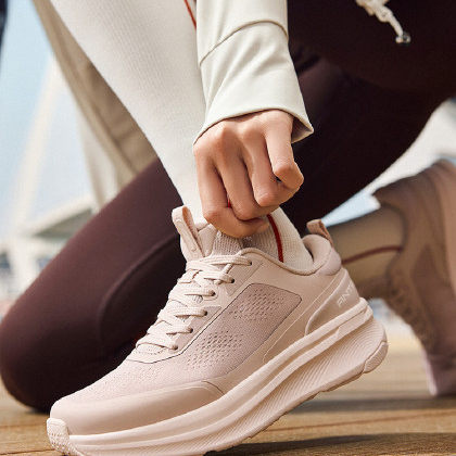 安踏秋季女子户外时尚运动综训鞋