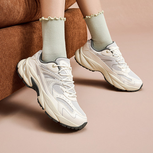 安踏春季新款女子减震舒适休闲鞋