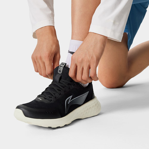 李宁夏季新款轻云男子休闲慢跑鞋