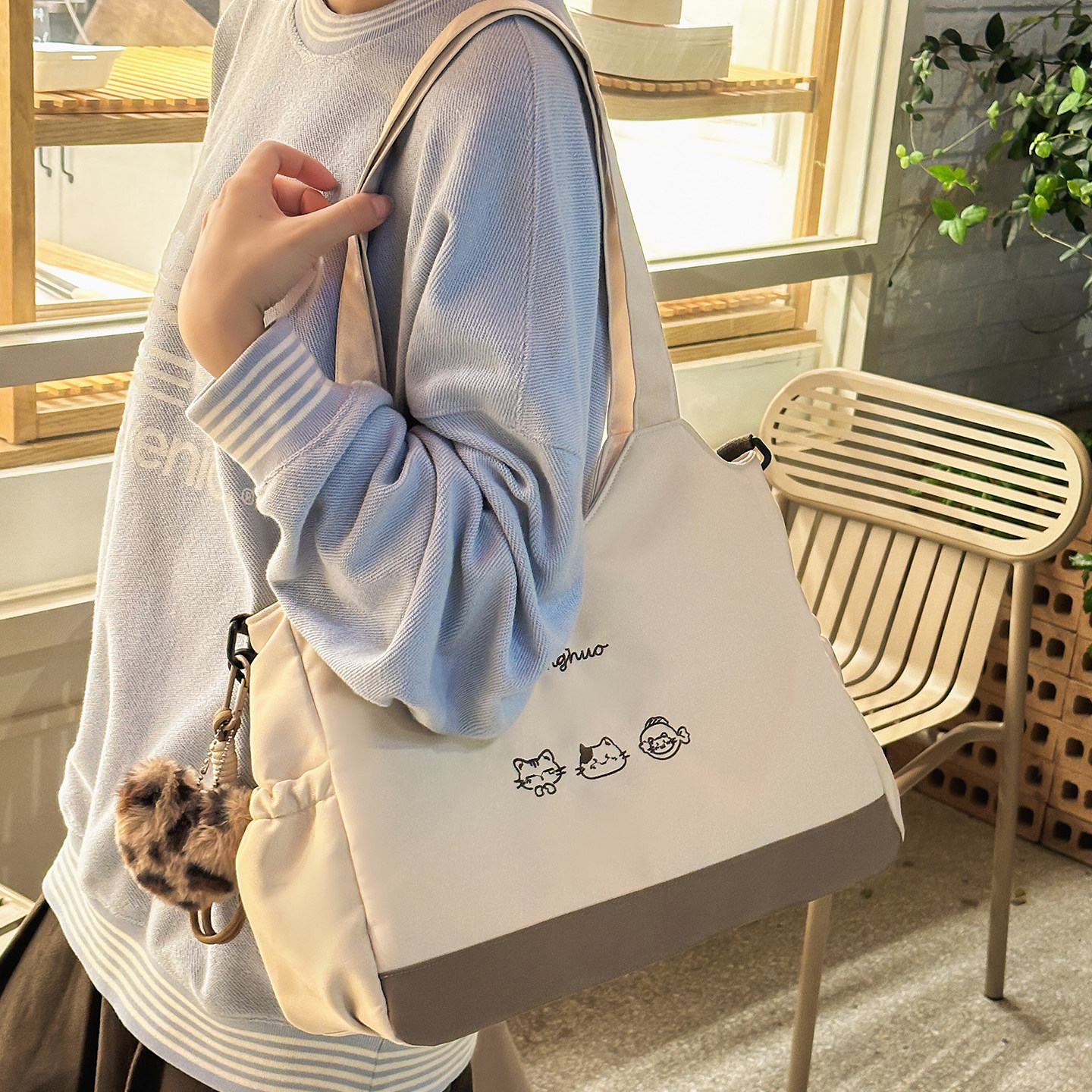 大容量ins简约休闲托特包女新款大学生上课通勤单肩包百搭斜挎包