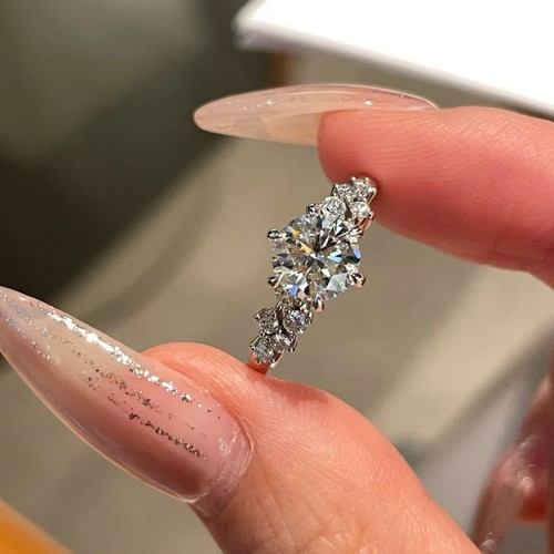 新品莫桑石钻戒柏林情书款订婚戒