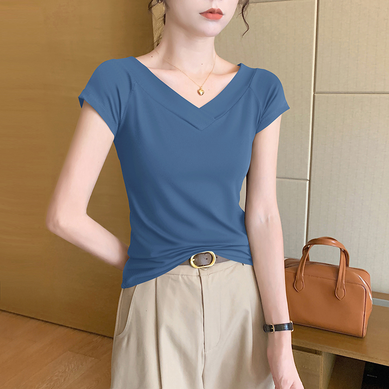 雾霾蓝色v领短袖t恤女夏2025新款低领大领口修身显瘦半袖露背上衣