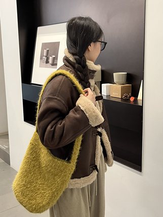 asm studio自制毛呢绒面单肩水桶包冬2025新款潮百搭毛绒绒斜跨包