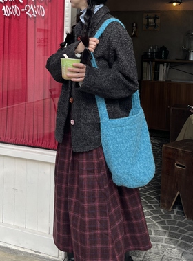 asm studio孔雀蓝软绒毛单肩斜挎包秋冬新款毛呢水桶包大容量包包