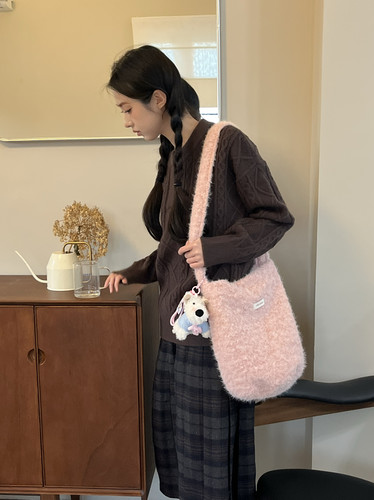 高级感毛毛包软绒毛水桶包单肩包