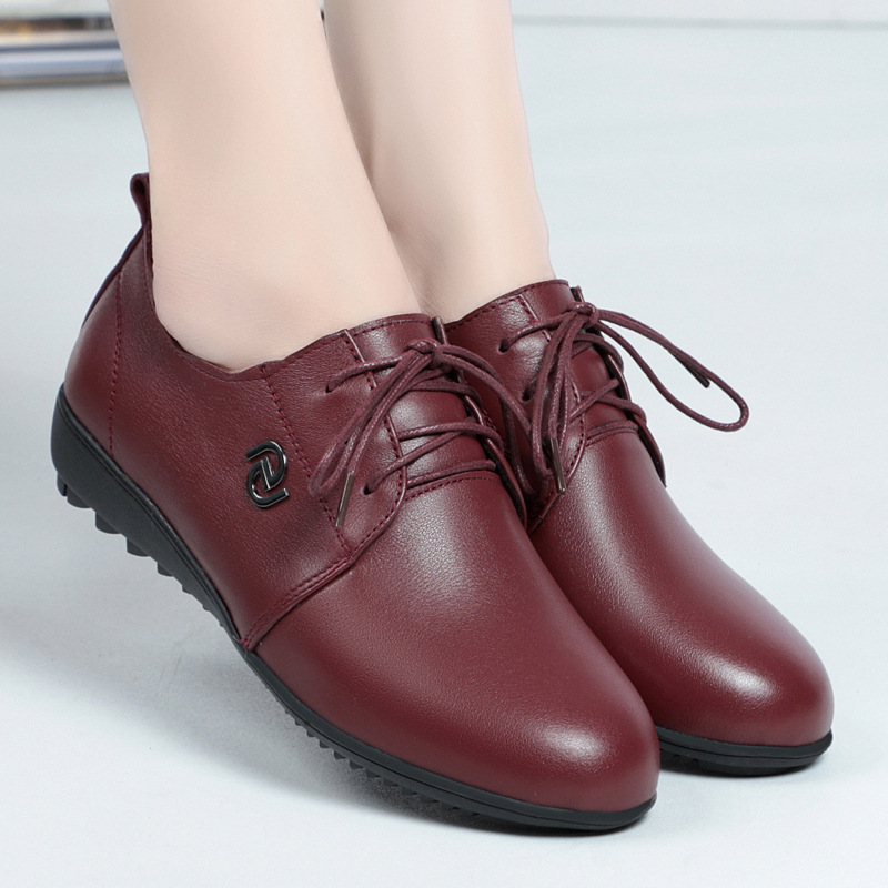 春秋真皮软底妈妈软皮鞋系带平底中老年单鞋软皮大码女鞋黑色防滑