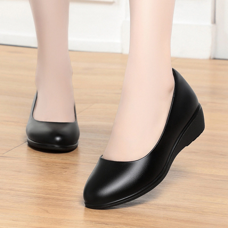 妈妈鞋单鞋平底软皮中年女鞋百搭秋季休闲春秋女士一字扣带皮鞋,运动鞋new,运动休闲鞋,淘宝优惠券,粉丝福利购,淘宝优惠卷