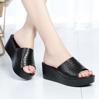 New summer style of women's wedge heel flip-flops, soft leather mid-heel thick-soled plus-size outerwear, fashionable mom plus-size sandals thumbnail 6