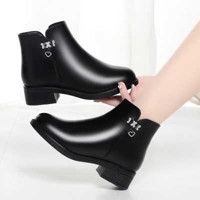 一件代发女鞋妈妈鞋子冬季棉鞋女款短靴女皮鞋加绒靴子中老年棉靴