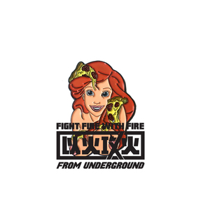 美女插画 以火攻火 恶搞 新品 胸针配饰金属珐琅徽章 限量款