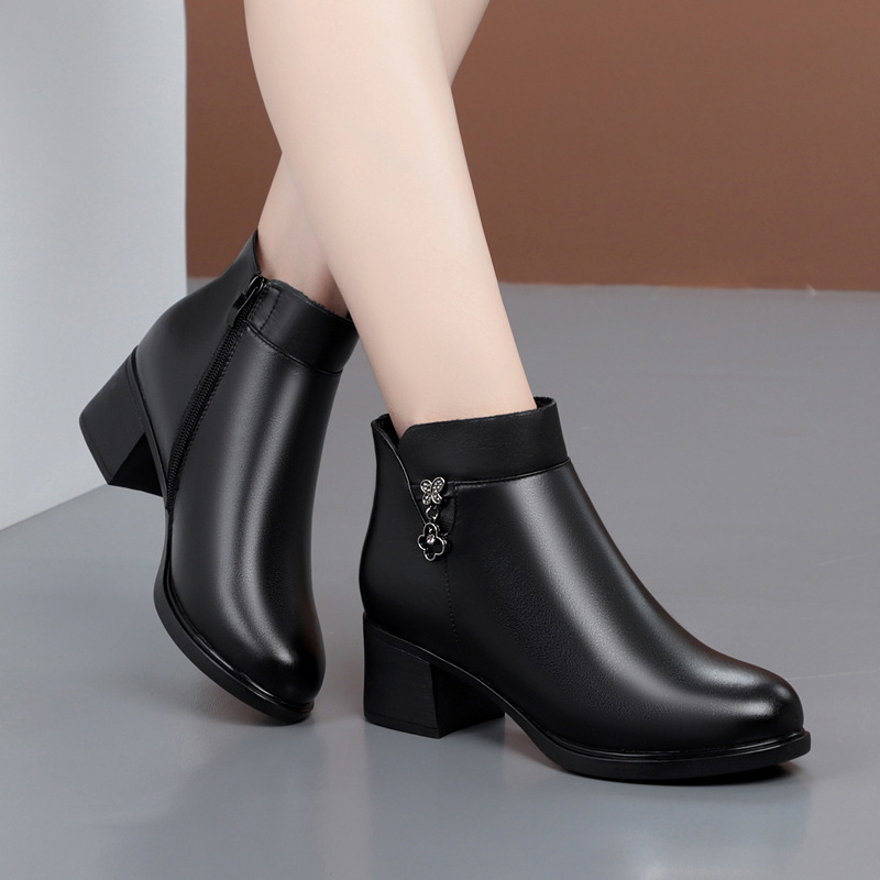 2025真皮羊毛短靴中跟真皮妈妈棉鞋粗跟中年棉皮鞋加绒棉靴