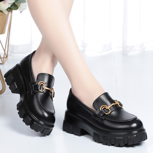 马衔扣英伦厚底小皮鞋女春新款懒人单鞋漆皮松糕底乐福鞋