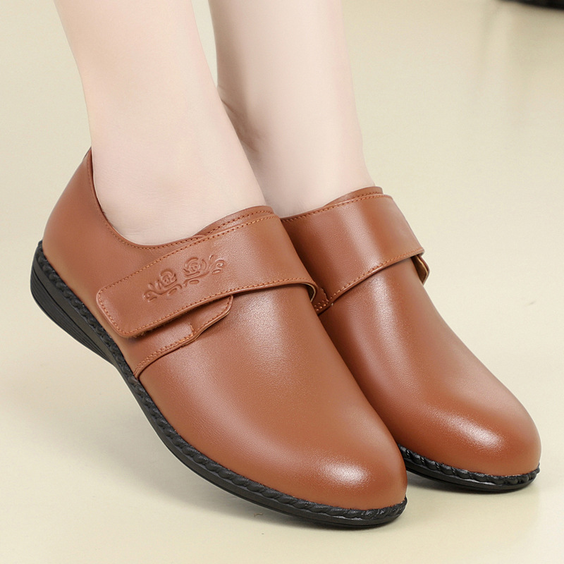 春秋季新款单鞋女平底真皮软底中老年妈妈鞋老人舒适防滑软皮皮鞋