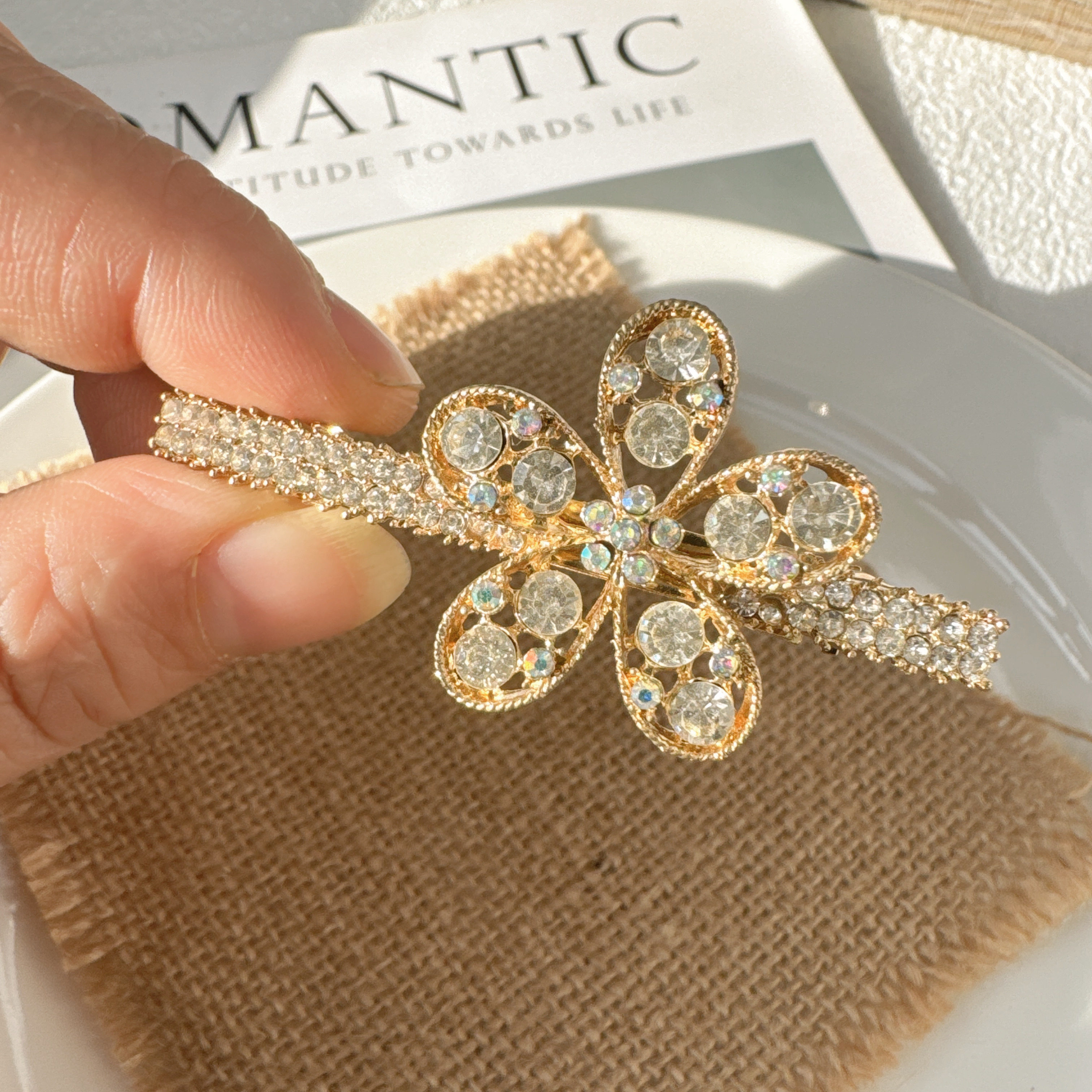 高级感水钻镂空花朵边夹侧边头饰成人气质弹簧夹前额刘海夹发卡