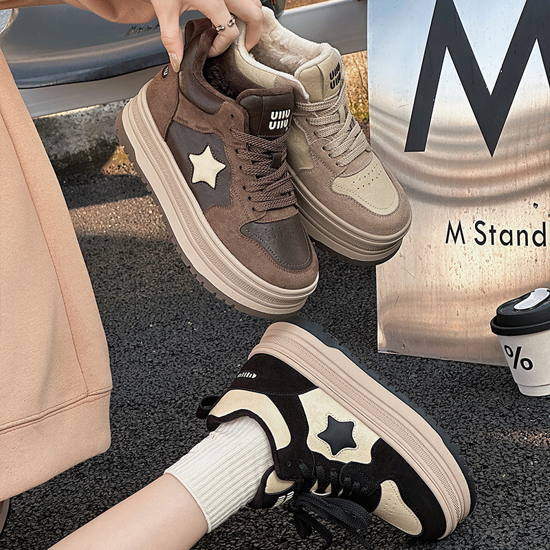 真皮高帮小白鞋女2025秋冬新款爆款熊猫星星加绒厚底运动休闲棉鞋