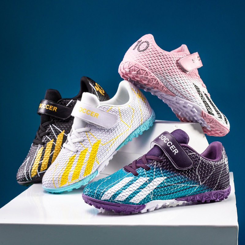 2026年新款低帮足球鞋女童魔术贴学生专业训练球鞋碎钉男童足球鞋
