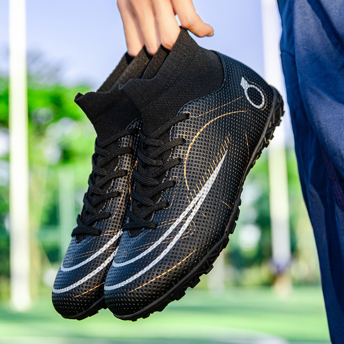 2026年新款低帮足球鞋高帮C罗刺客比赛球学生训练碎钉儿童足球鞋