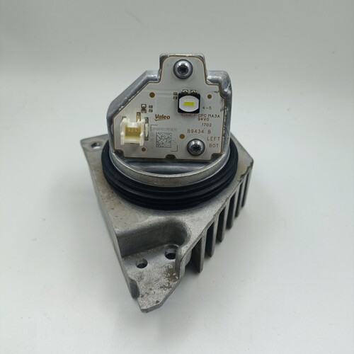 适用于16-18款吉利博瑞大灯日行灯光源模块