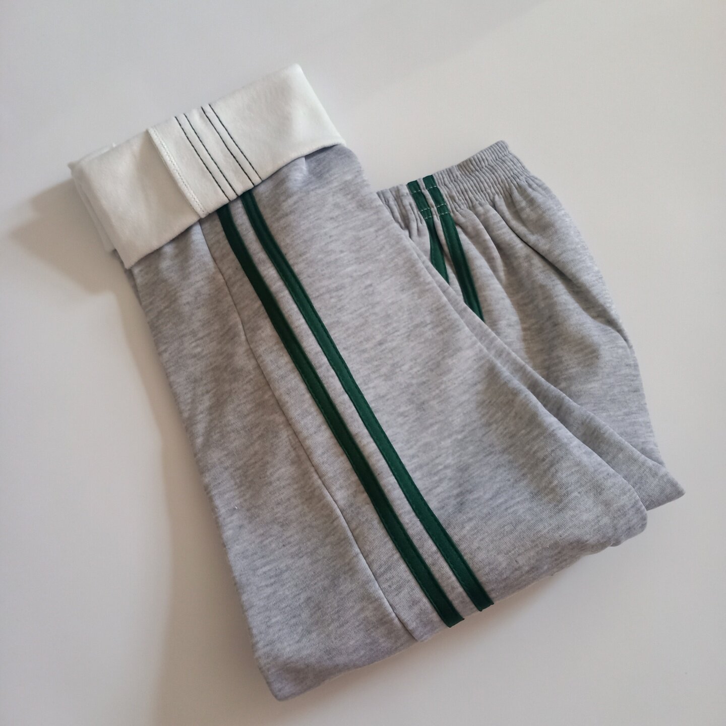 灰色校服裤子冬季加绒加厚墨绿条