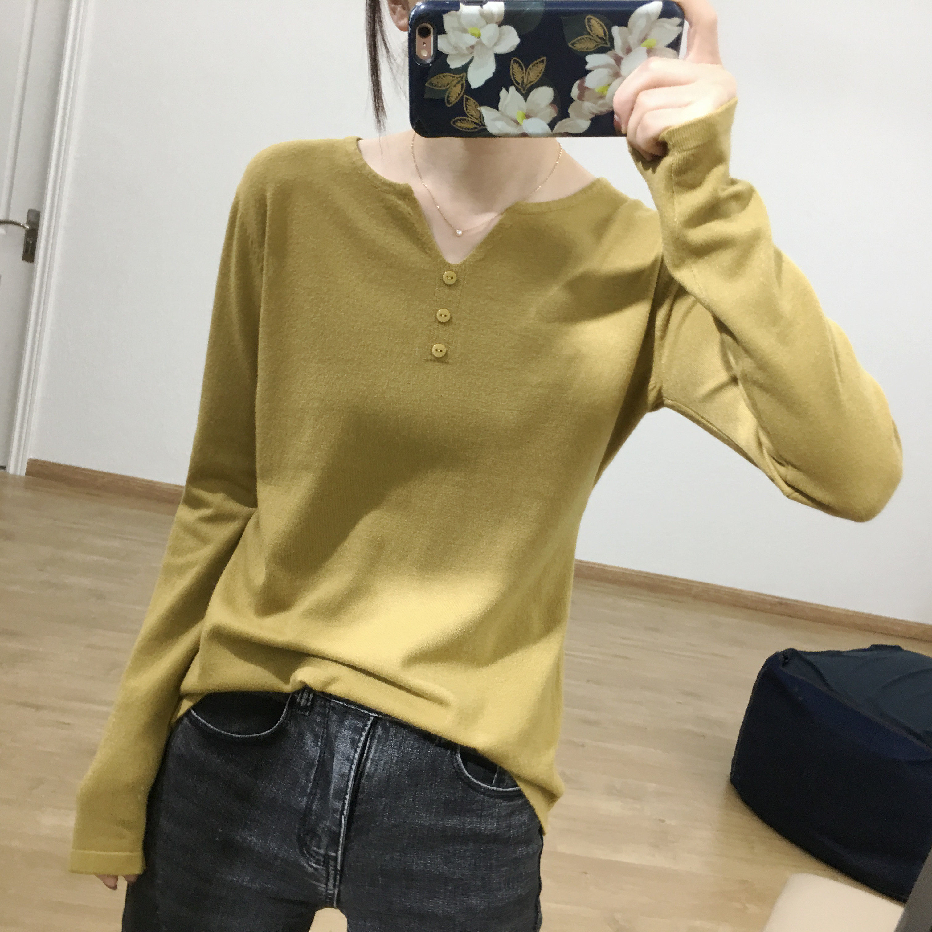 特价福利 春秋新款【7色】软糯包芯纱显瘦简约V领纽扣针织打底衫