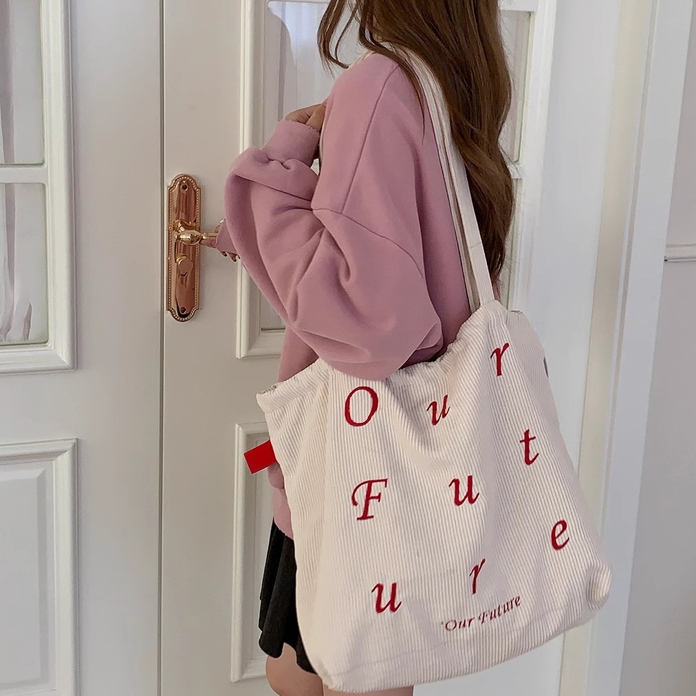 未来字母刺绣灯芯绒单肩包美拉德配色巴恩风手提包帆布包女托特包