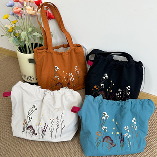 秋意浓复古干花刺绣托特包女森系尼龙束口包大容量单肩通勤上课包