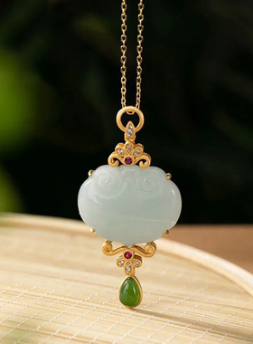 吉祥如意和田玉复古时尚个性吊坠