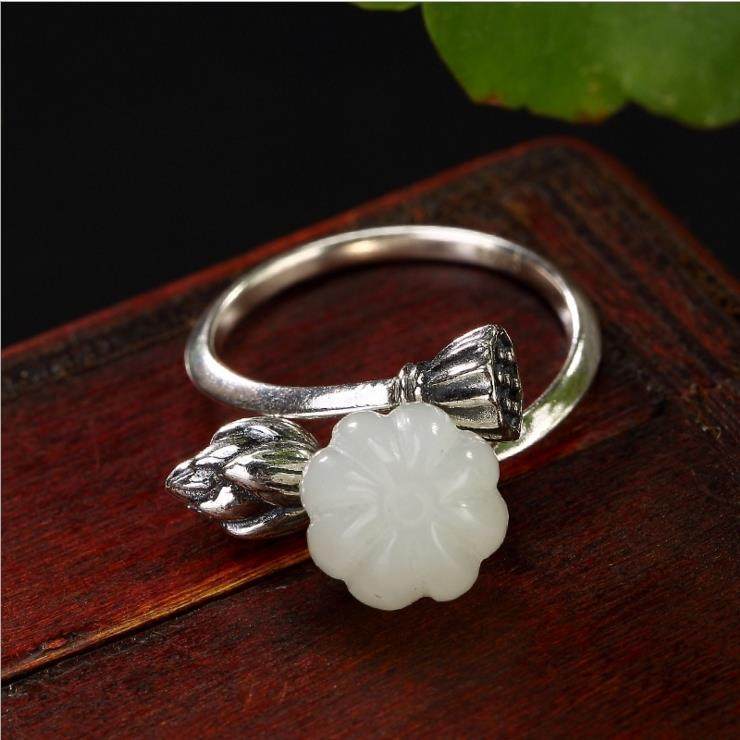 镀白金色嵌和田玉莲花莲蓬戒指白玉翡翠开口个性时尚戒指女士款