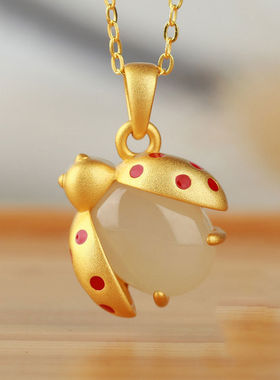 轻奢气质天然白色石头鎏金工艺饰品吊坠高级感时尚项链女士款