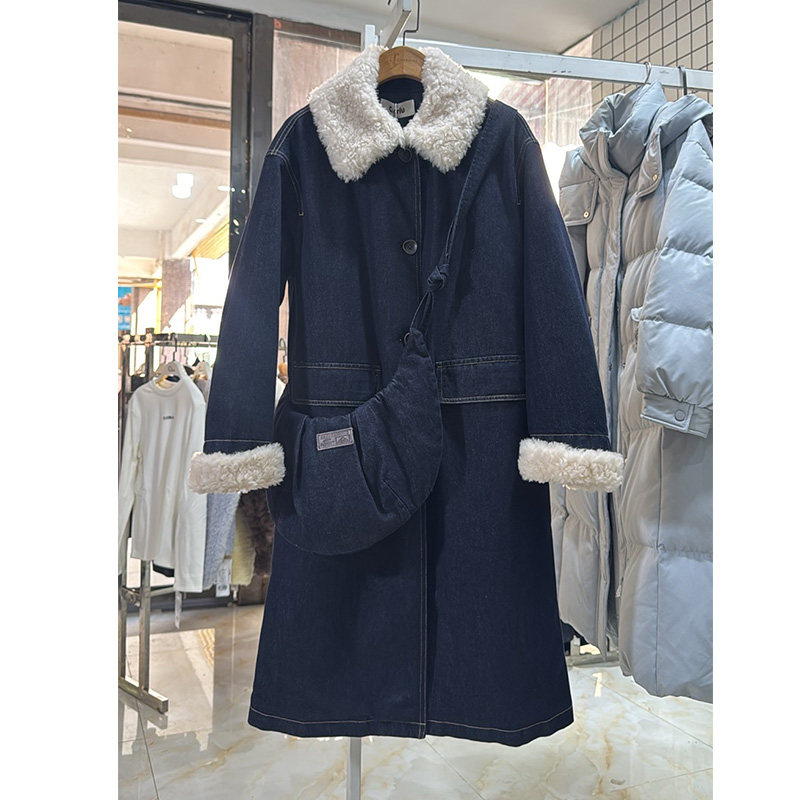 可路莎复古羊羔毛领保暖牛仔棉服