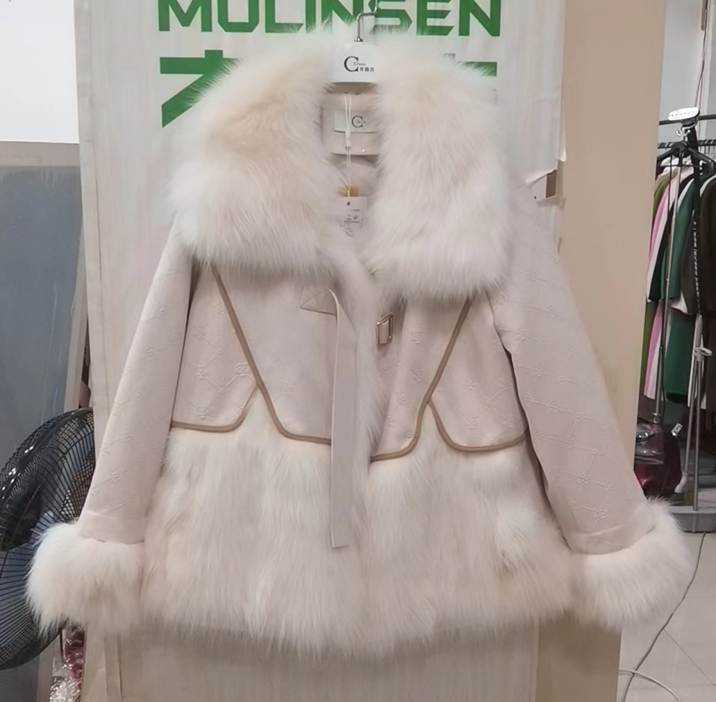 可路莎甜美短款狐狸皮毛皮草