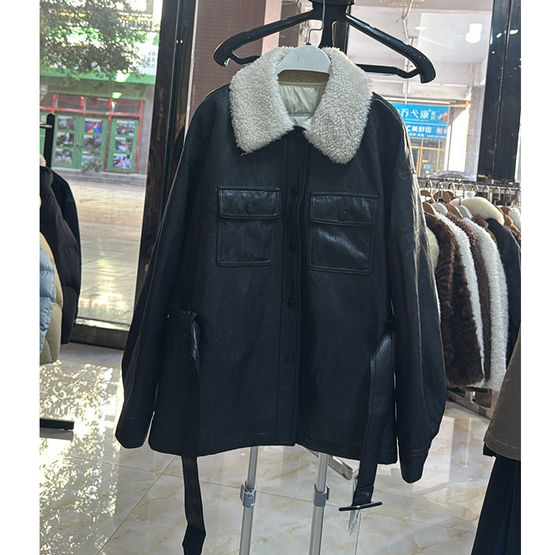 可路莎女短款PU皮机车夹克羽绒服