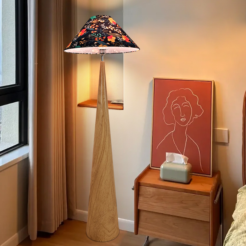 法式中古风客厅沙发角落地灯