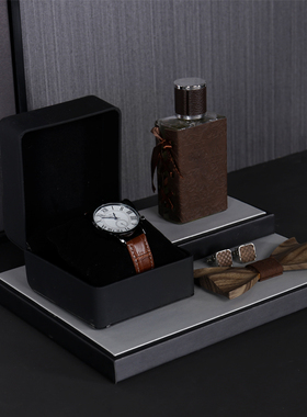展厅绅士男手表香水陈列摆件