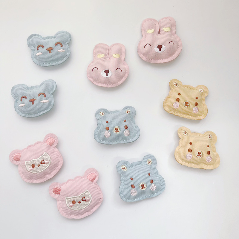 布艺可爱卡通公仔胸针维尼小熊小羊小兔包包袜子diy手工装饰辅料