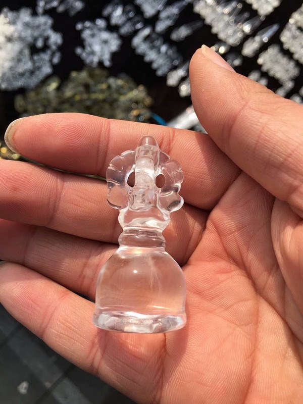 白水晶雕刻金刚杵 撅 铃 钺刀 吊坠项链摆件佛教法器包邮天然 Изображение 1 白水晶雕刻金刚杵 撅 铃 钺刀 吊坠项链摆件佛教法器包邮天然 Изображение 1