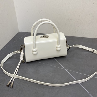 梦拉蒂克新款女包时尚百搭手提单肩斜挎包小方包流行包锁扣80071