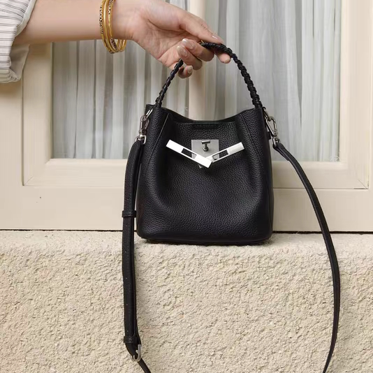 真皮女包2026新款时尚单肩包小斜挎包休闲韩版牛皮女士凯莉包5886