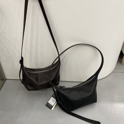 真皮女包2025新款秋冬时尚百搭单肩斜挎包腋下包牛皮饺子包2831