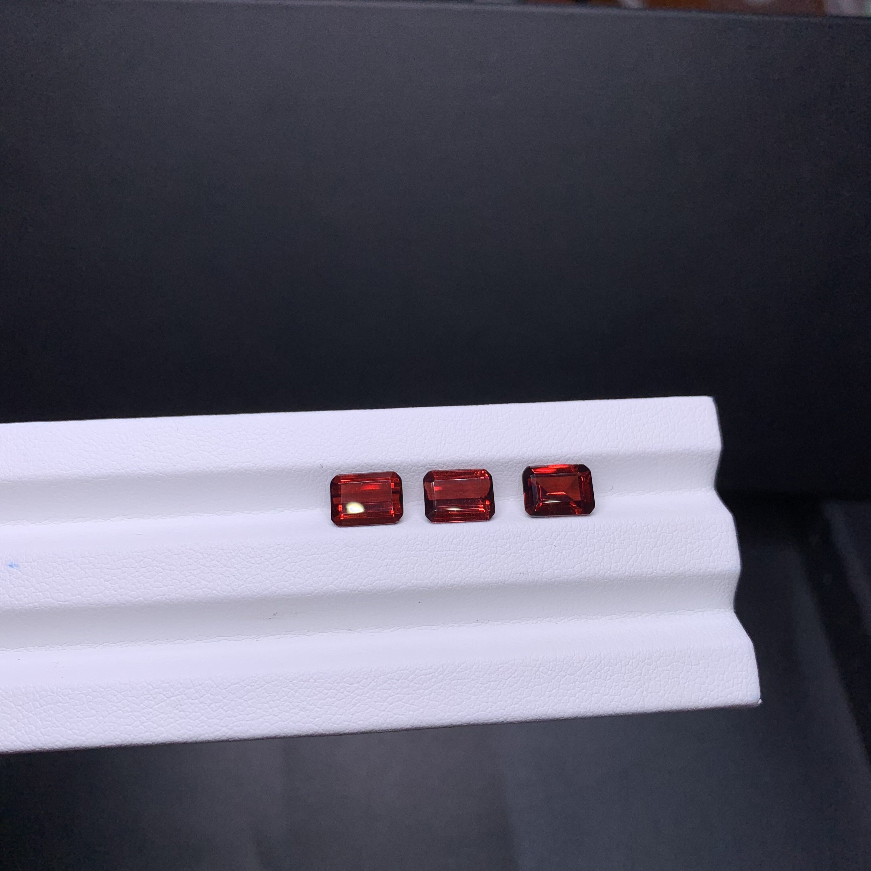 天然高品质石榴石裸石长方6x8mm可镶嵌18k金银戒指吊坠耳坠耳钉等
