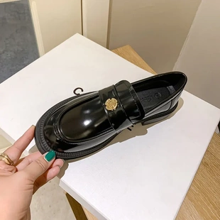 葡萄妈studio 贵贵山金扣厚底单鞋圆头粗跟乐福鞋女