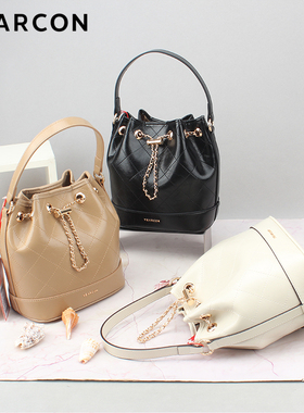 意尔康女包2025新款休闲褶皱水桶包时尚高级感斜挎包53Y28322