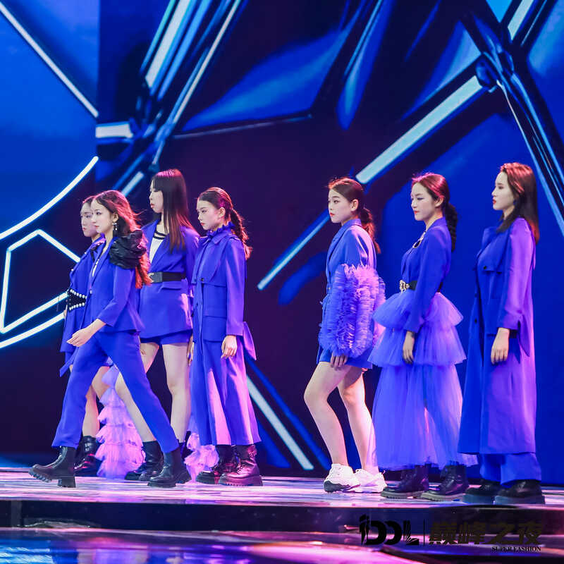 儿童模特走秀宝蓝高端定制礼服