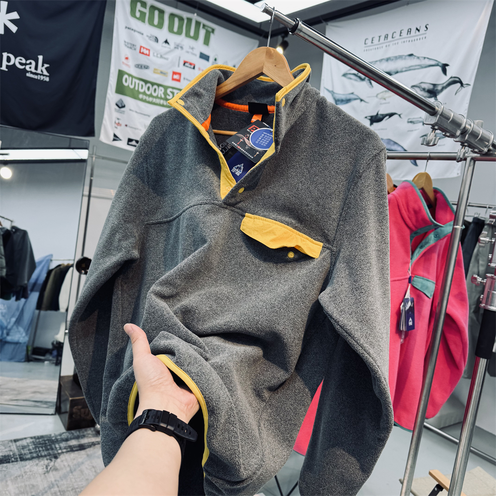 巴塔平替户外中间层立领抓绒衣