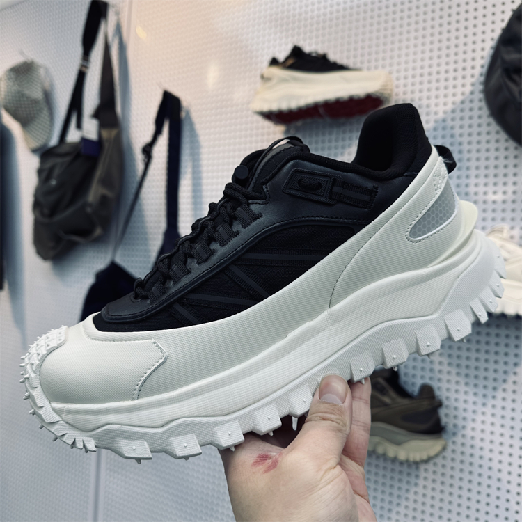 机能风户外防滑登山鞋徒步休闲鞋