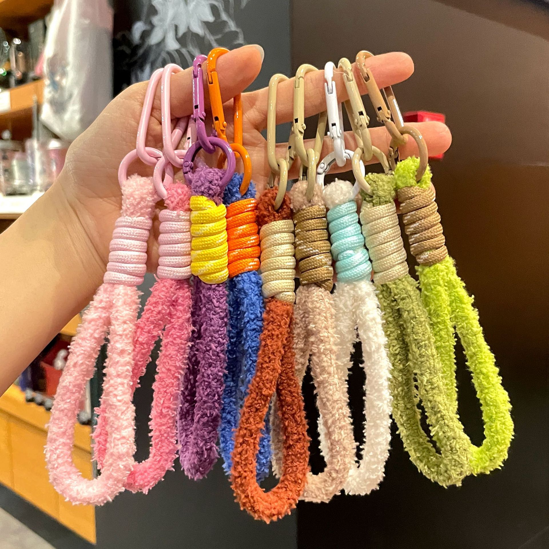 毛绒编织挂绳钥匙环扣彩色小清新