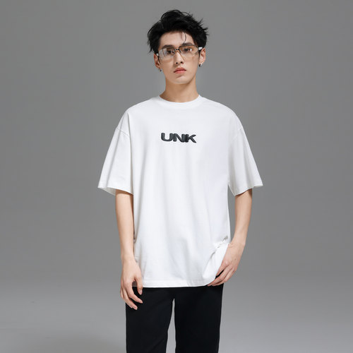 UNKNOWTAL发泡印花短袖
